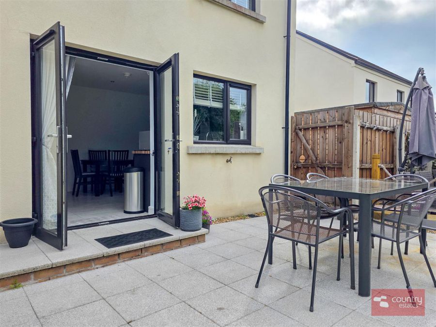16 Chantry Gardens