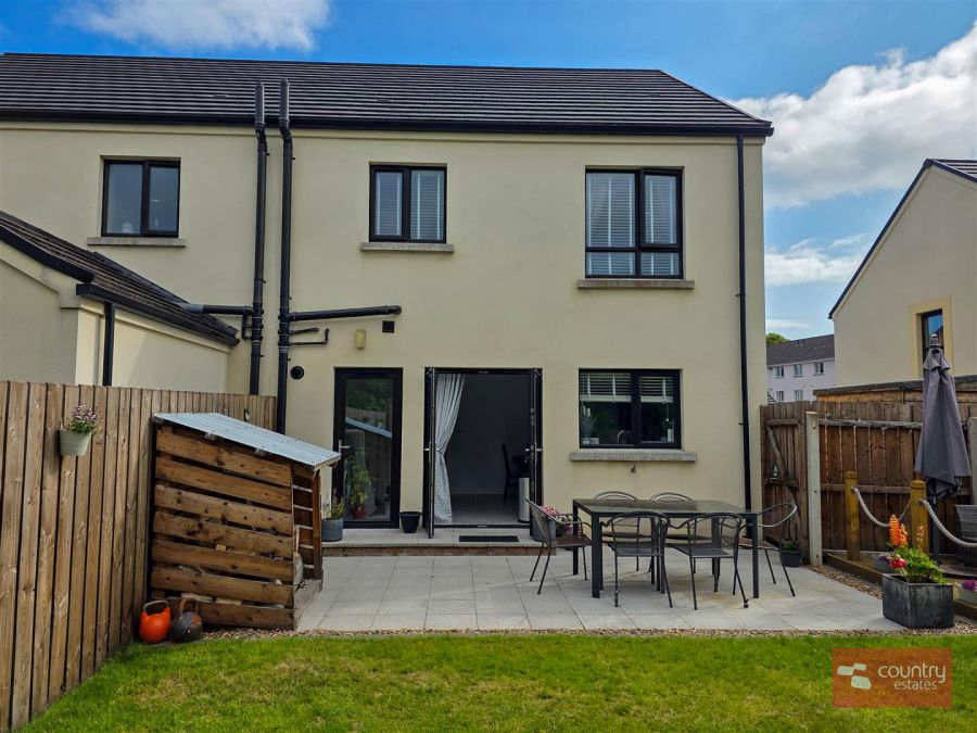 16 Chantry Gardens