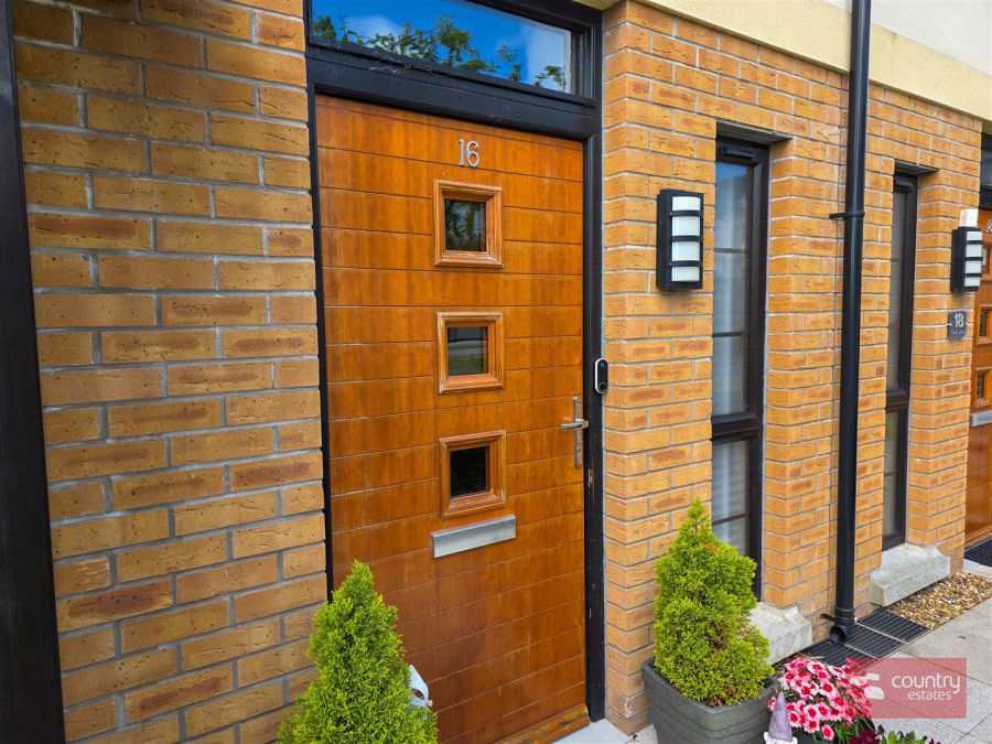 16 Chantry Gardens