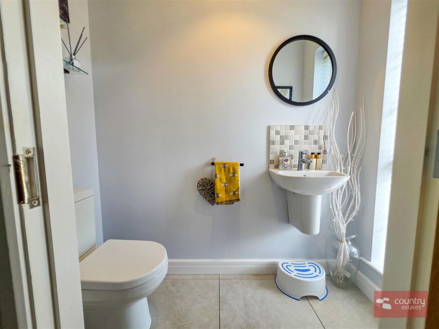 16 Chantry Gardens