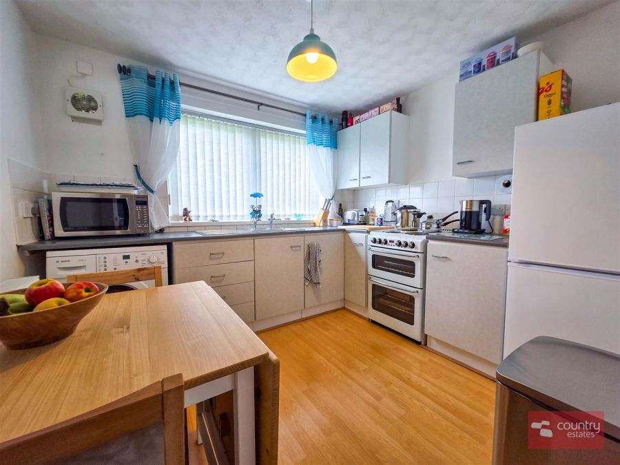 15b Glenville Park