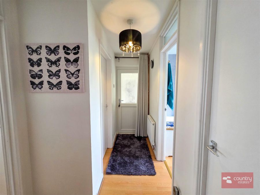 15b Glenville Park
