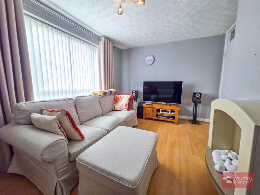 15b Glenville Park