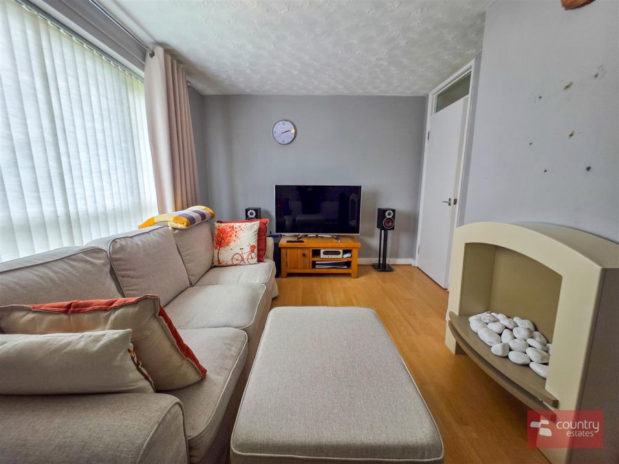 15b Glenville Park