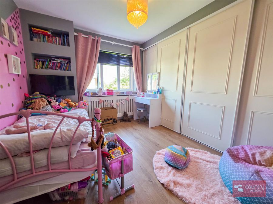 17 Abbeyhill Drive