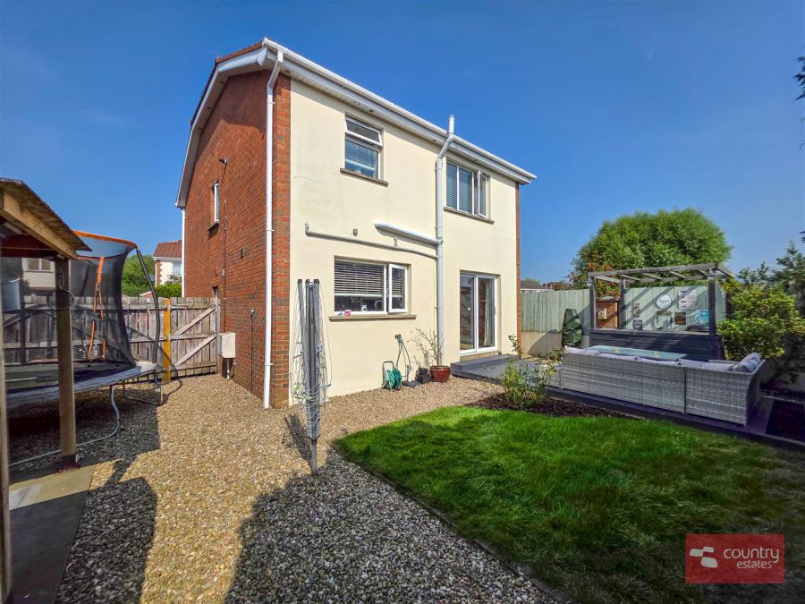 17 Abbeyhill Drive