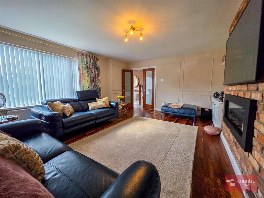 10 Dorchester Drive