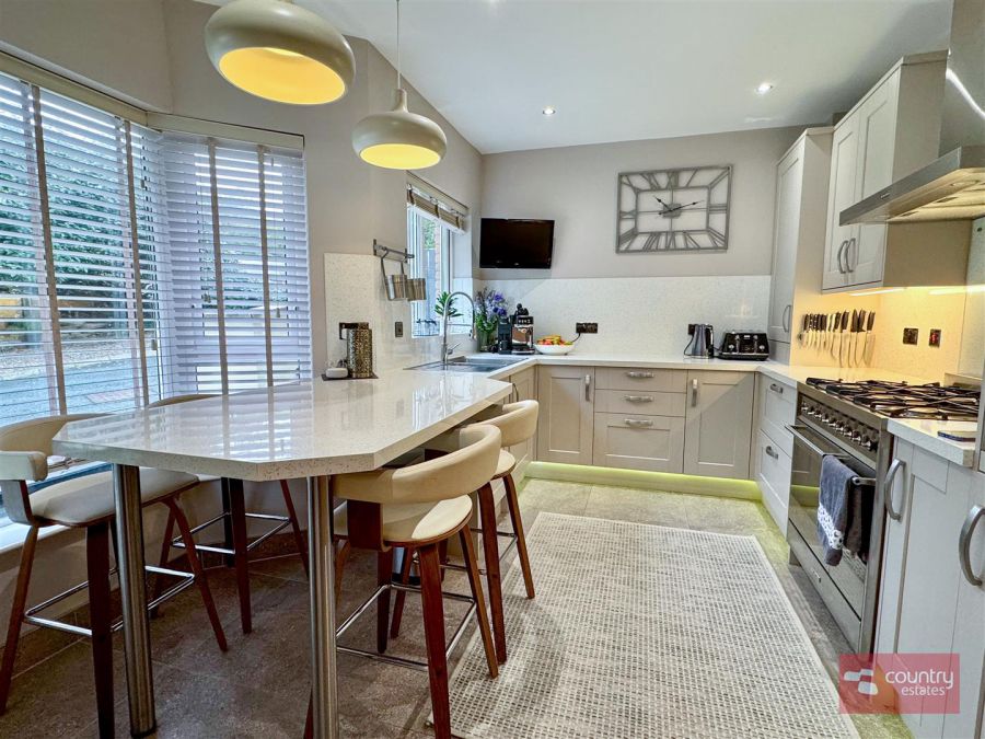 5 Northview Manor