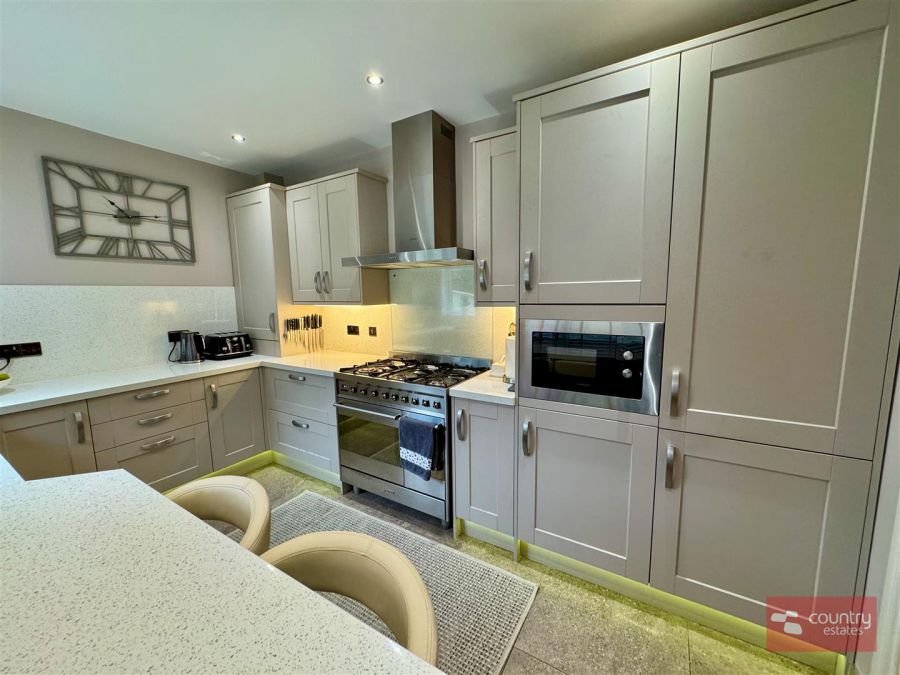5 Northview Manor