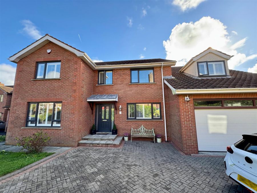 8 Meadow Dale