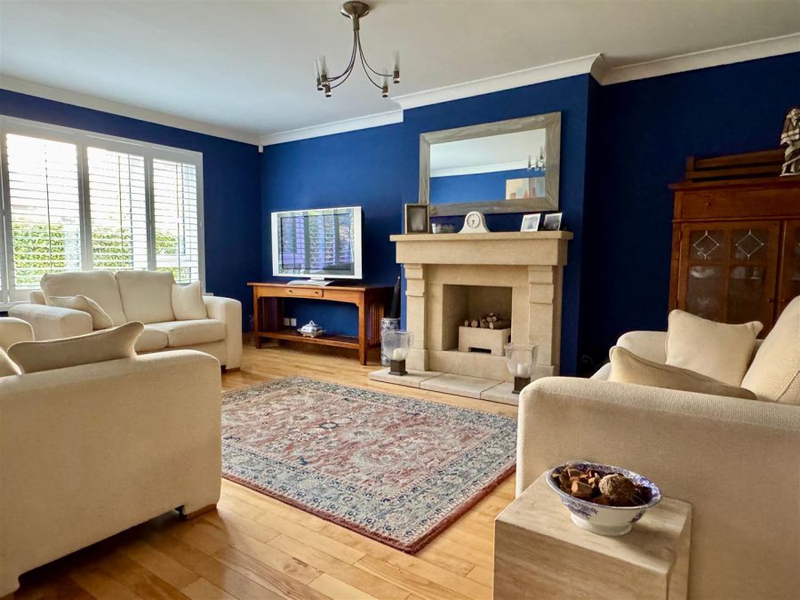 8 Meadow Dale 8 Meadow Dale
