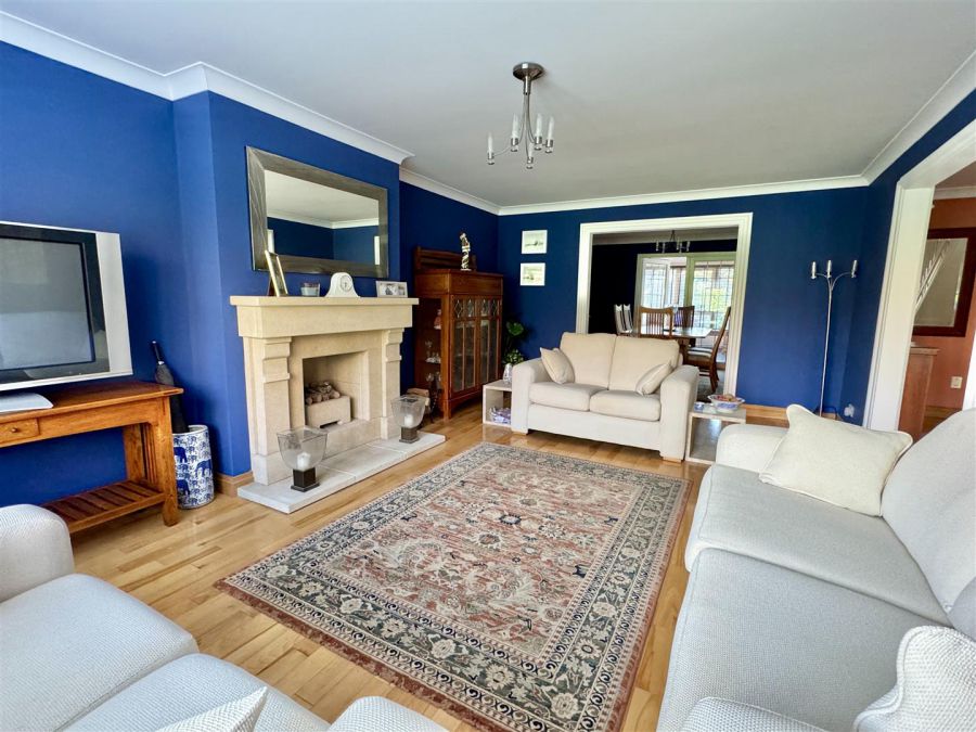 8 Meadow Dale 8 Meadow Dale