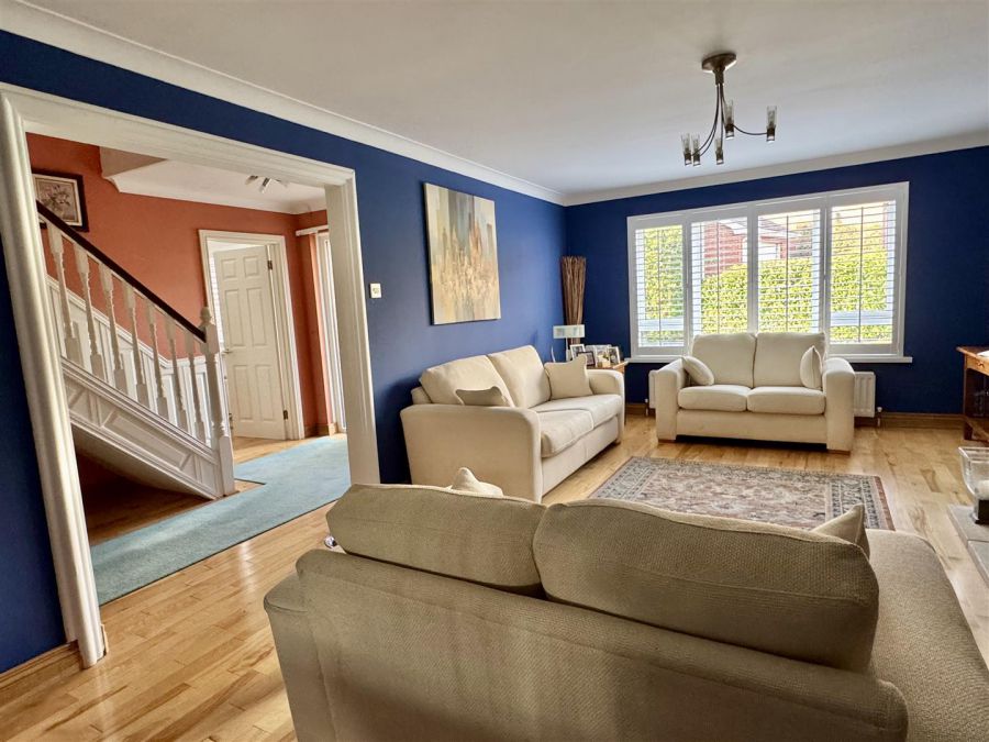 8 Meadow Dale 8 Meadow Dale