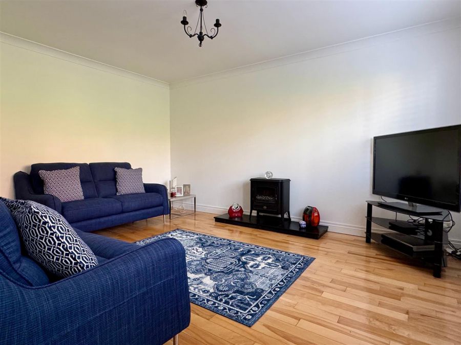 8 Meadow Dale 8 Meadow Dale