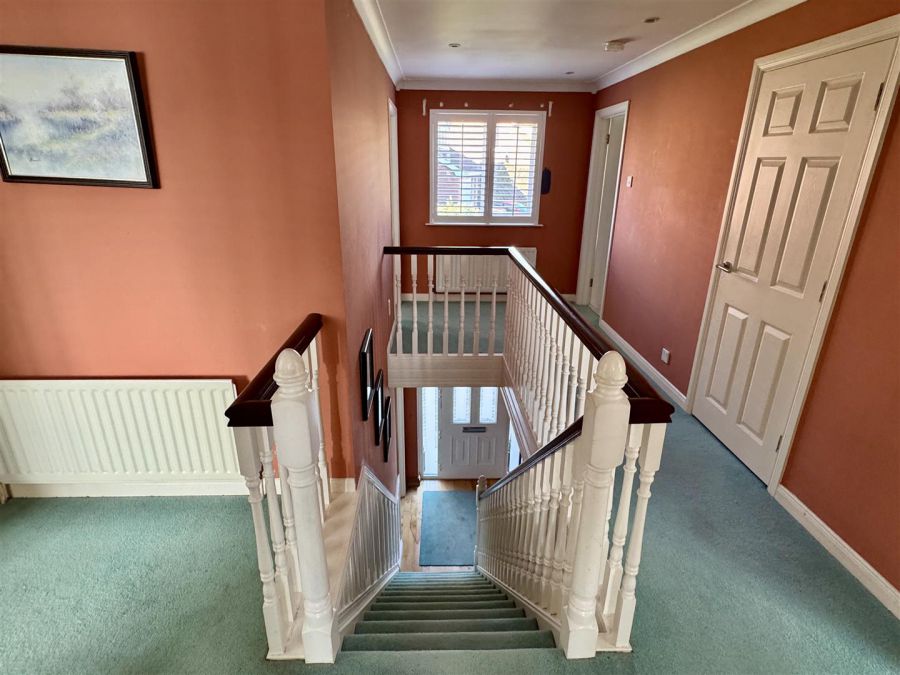 8 Meadow Dale 8 Meadow Dale