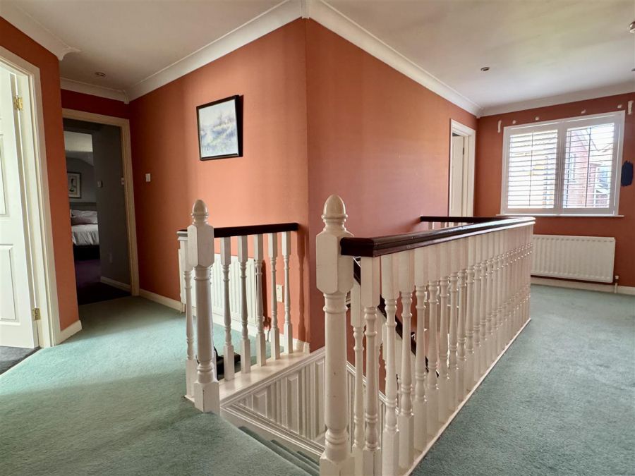 8 Meadow Dale 8 Meadow Dale