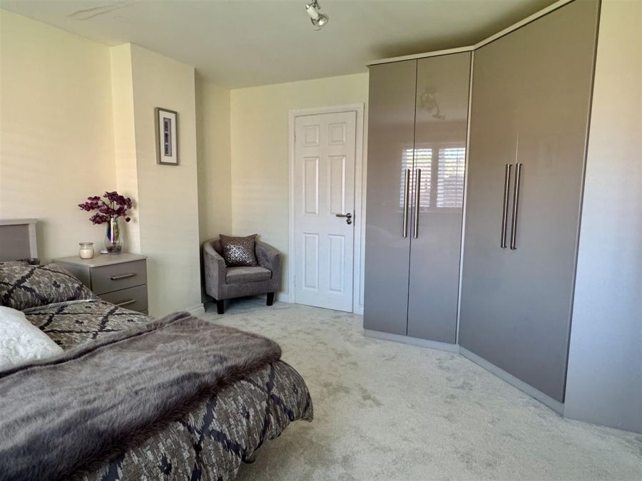 8 Meadow Dale 8 Meadow Dale