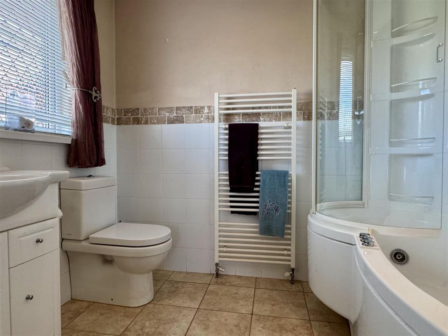 8 Meadow Dale 8 Meadow Dale