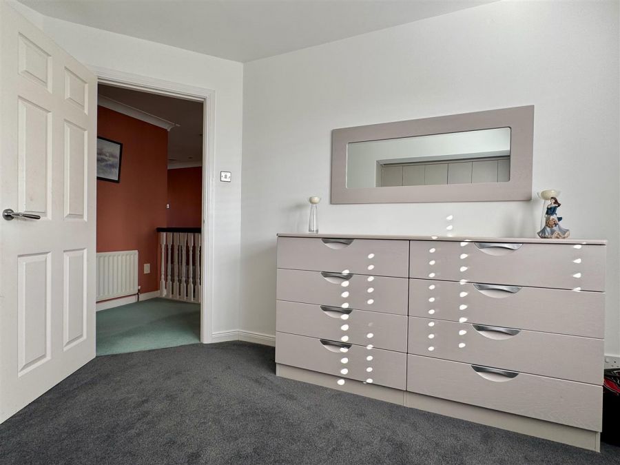 8 Meadow Dale
