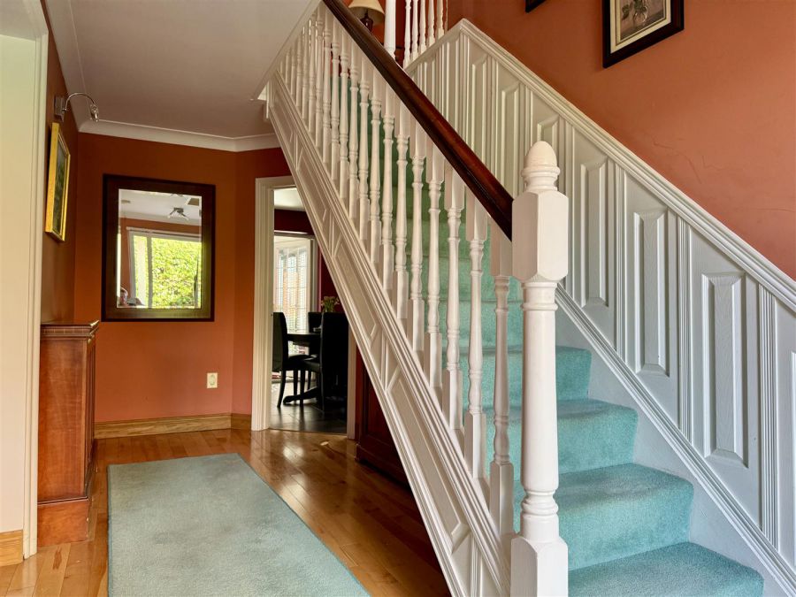8 Meadow Dale 8 Meadow Dale