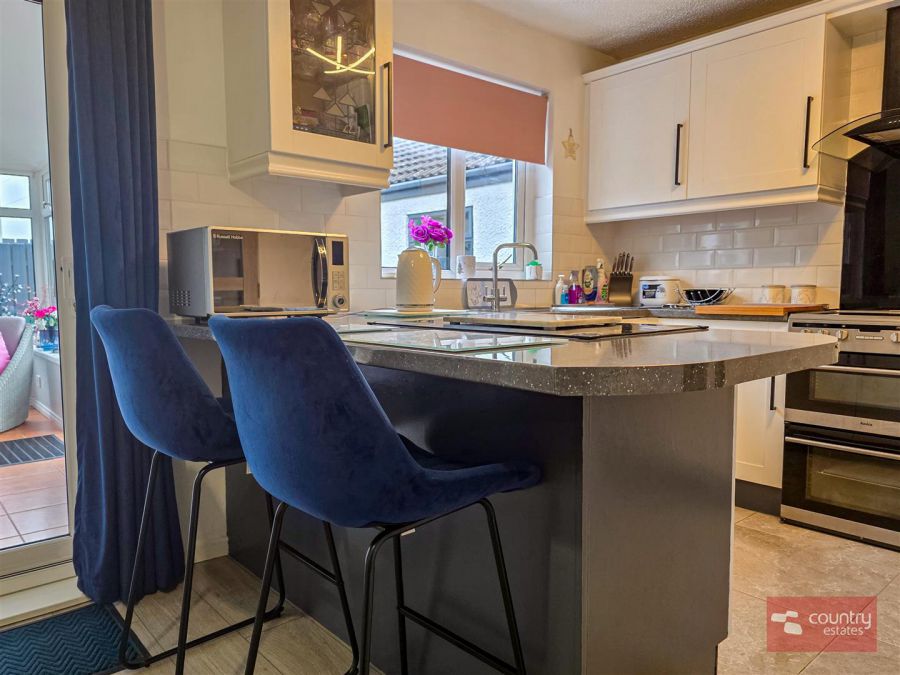 16 Glencraig Gardens