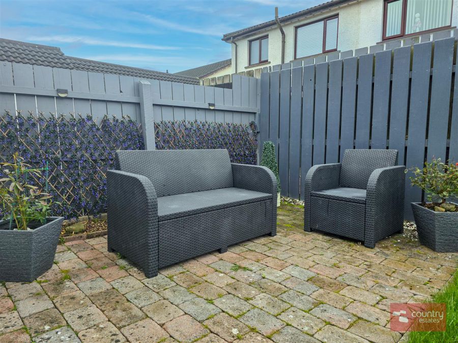 16 Glencraig Gardens