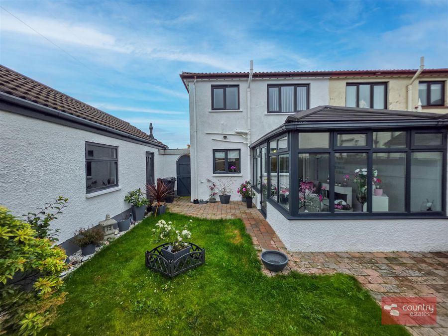 16 Glencraig Gardens