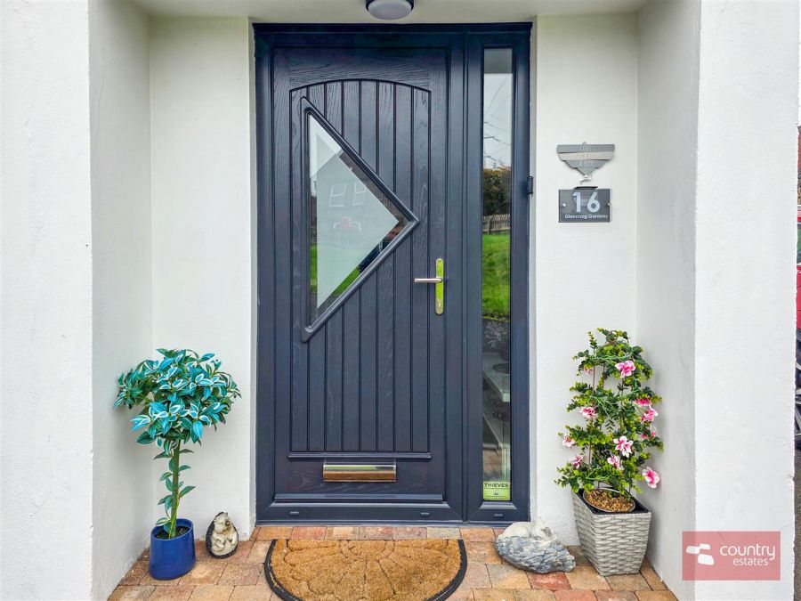16 Glencraig Gardens