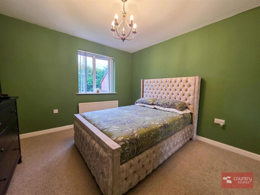 9 Glenmount Courtyard