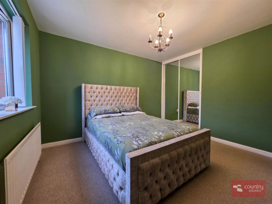 9 Glenmount Courtyard
