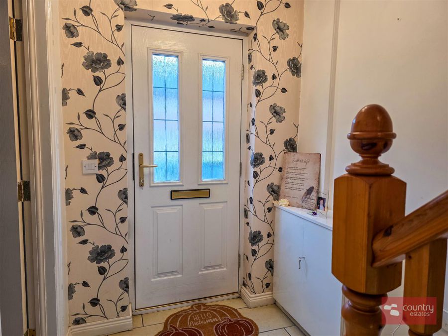9 Glenmount Courtyard