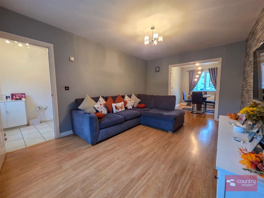 9 Glenmount Courtyard