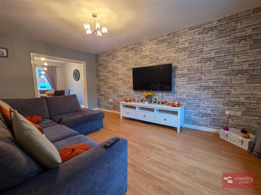 9 Glenmount Courtyard