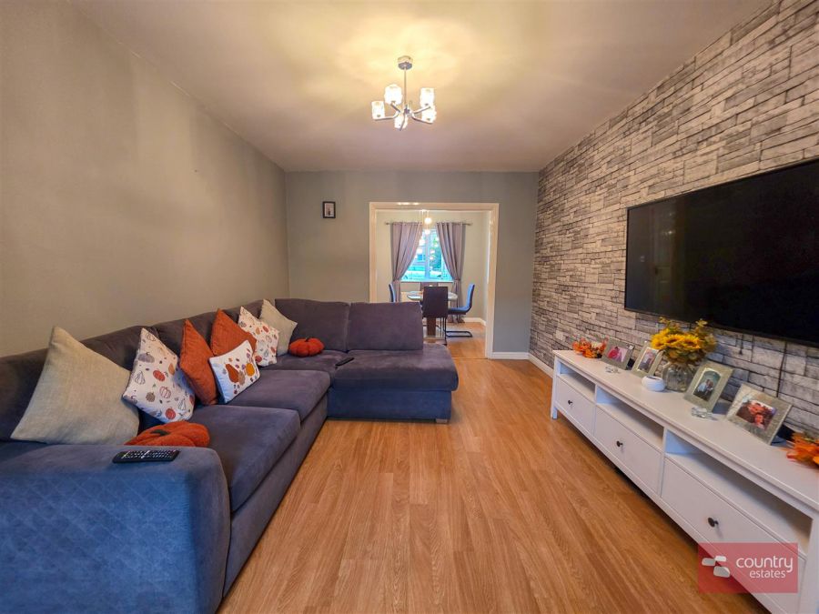 9 Glenmount Courtyard