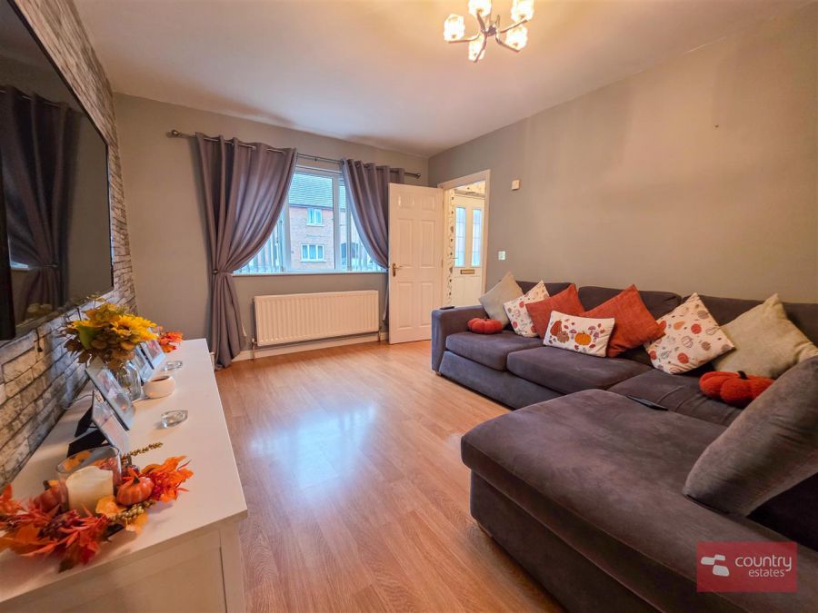 9 Glenmount Courtyard