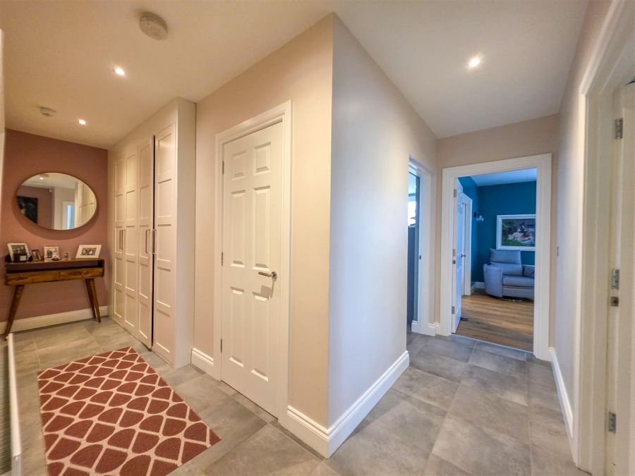 2 Hartley Hall Close