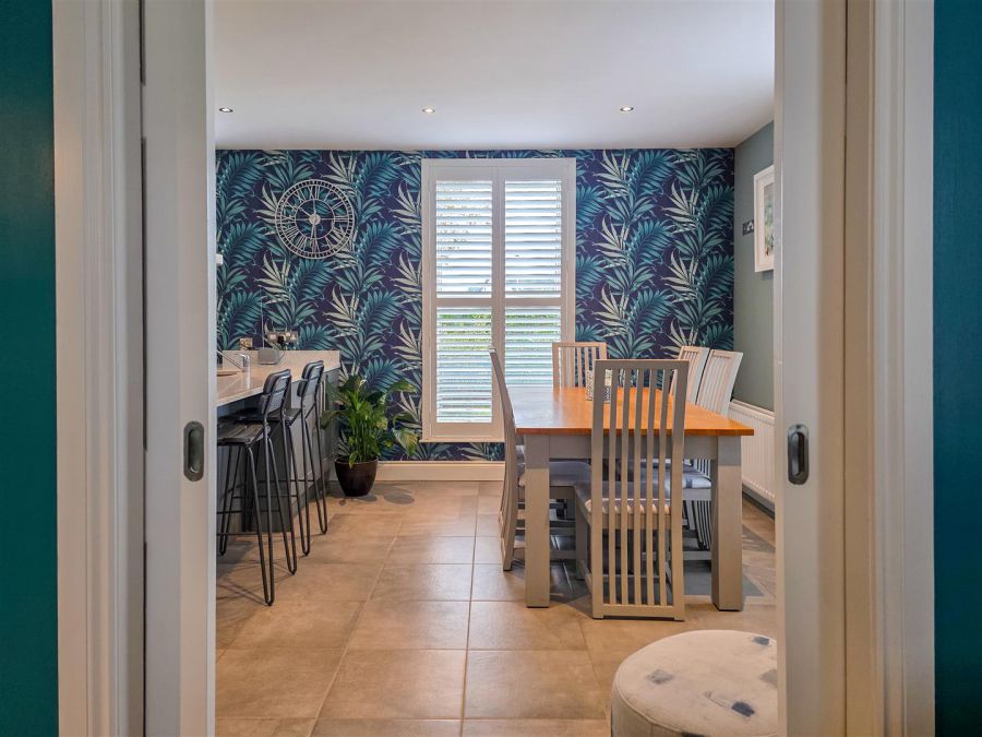 2 Hartley Hall Close