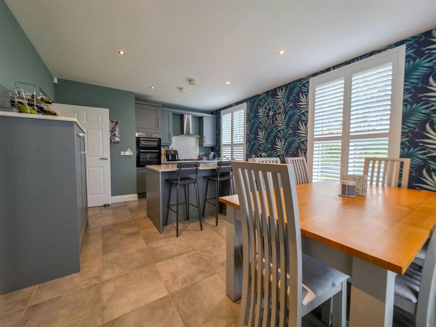 2 Hartley Hall Close