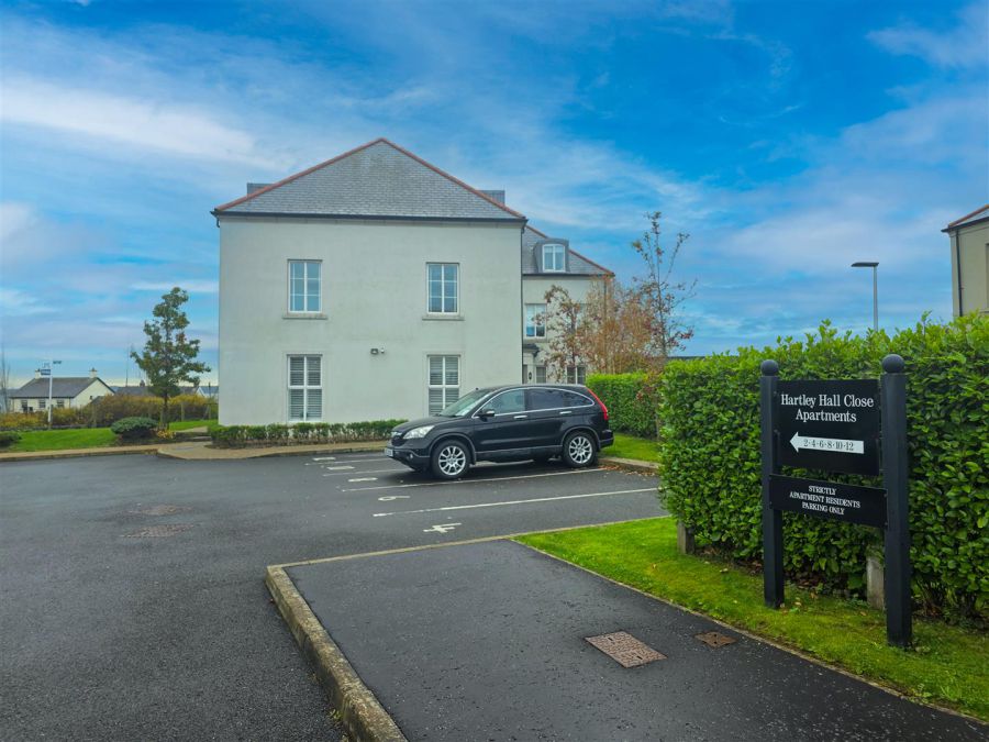 2 Hartley Hall Close