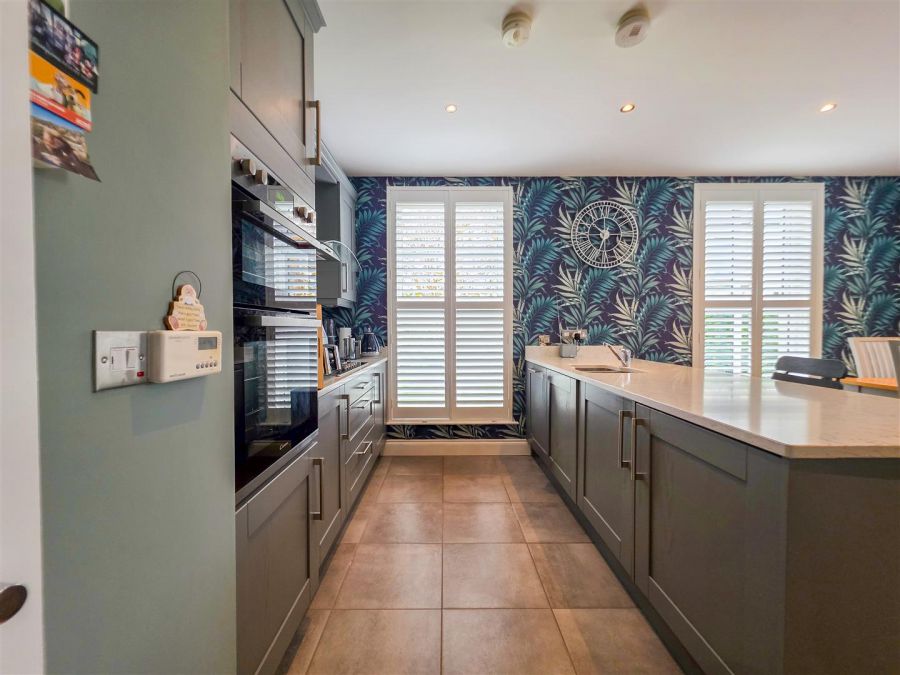 2 Hartley Hall Close