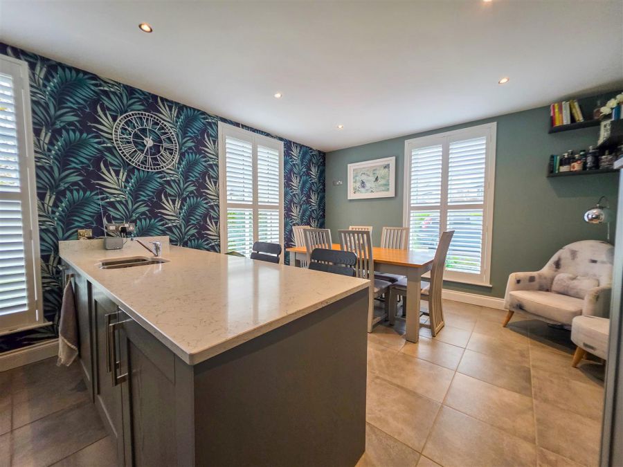 2 Hartley Hall Close