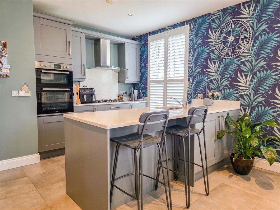 2 Hartley Hall Close