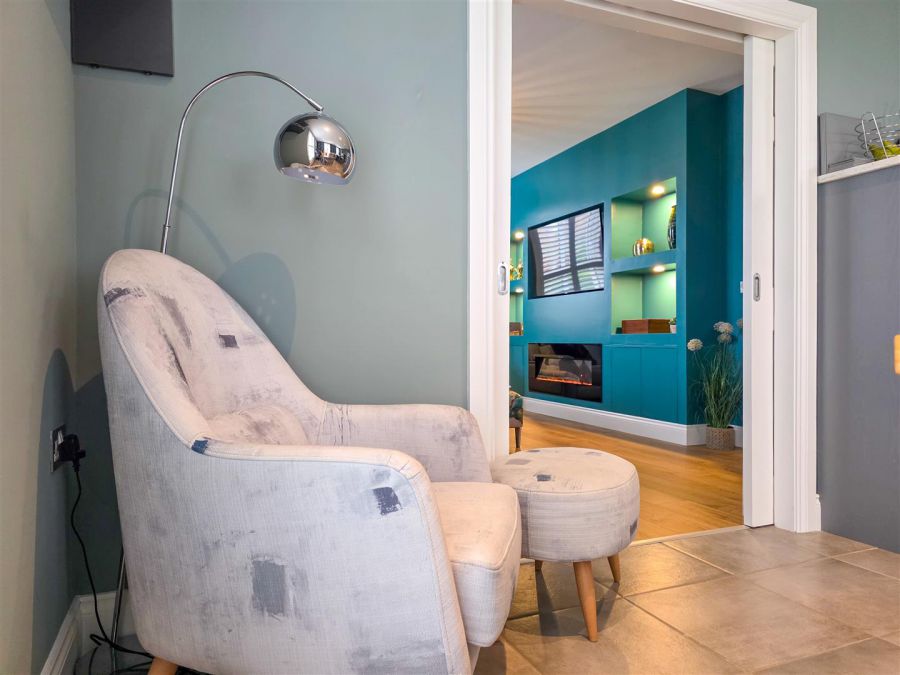 2 Hartley Hall Close