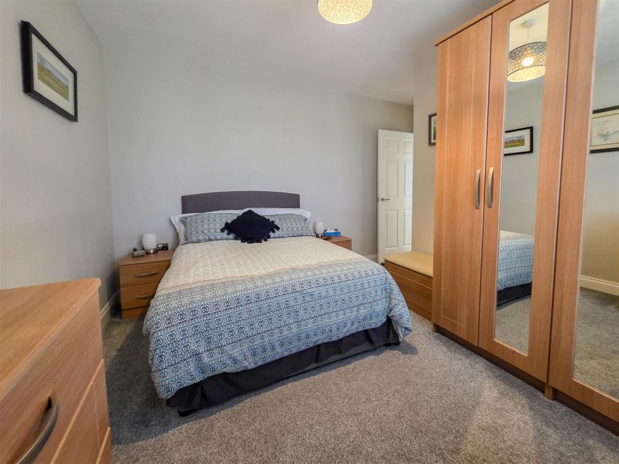 2 Hartley Hall Close