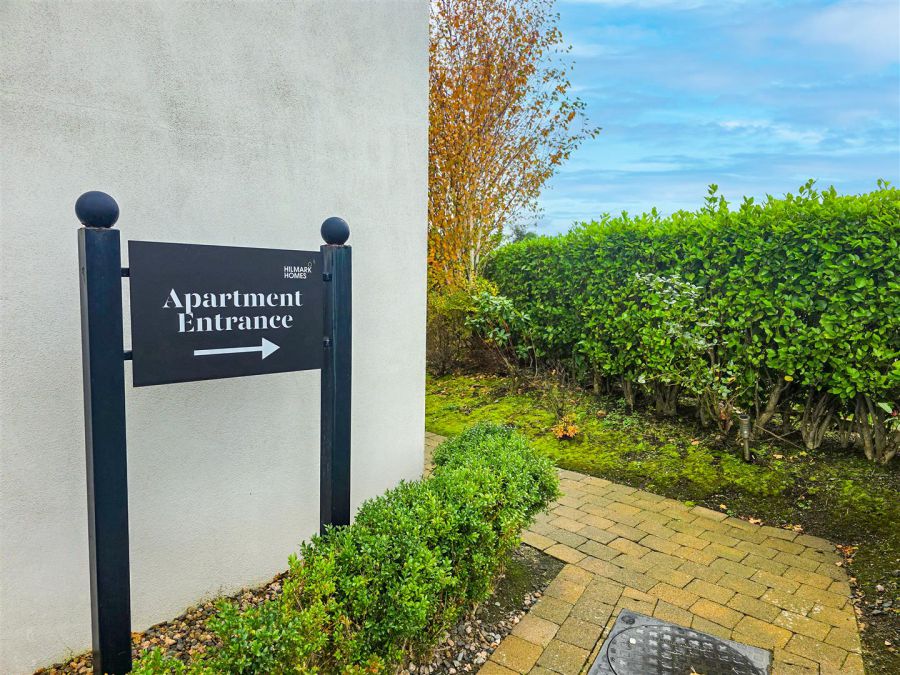 2 Hartley Hall Close