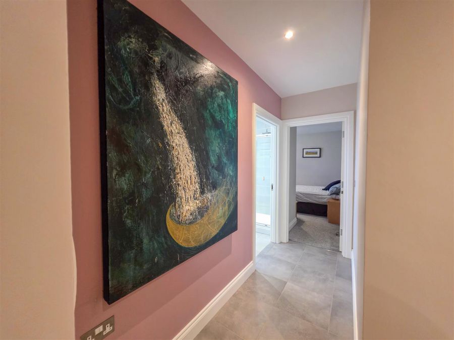 2 Hartley Hall Close