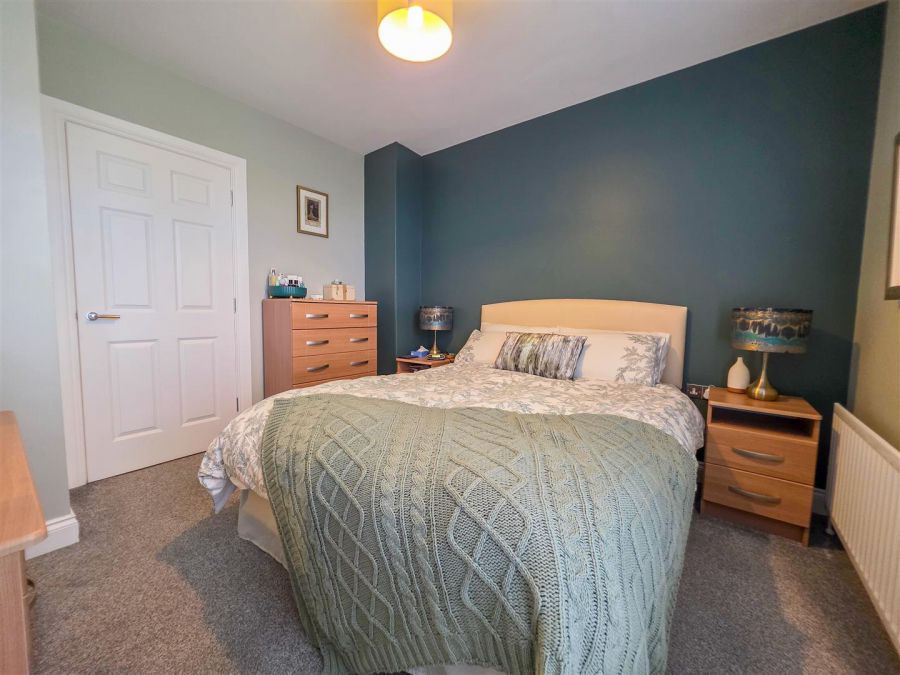 2 Hartley Hall Close