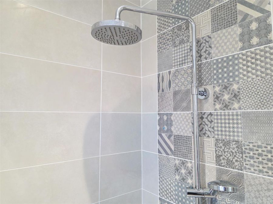 2 Hartley Hall Close