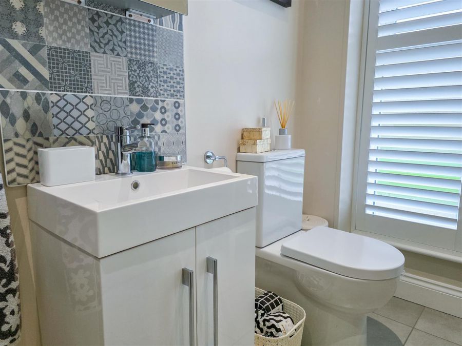 2 Hartley Hall Close