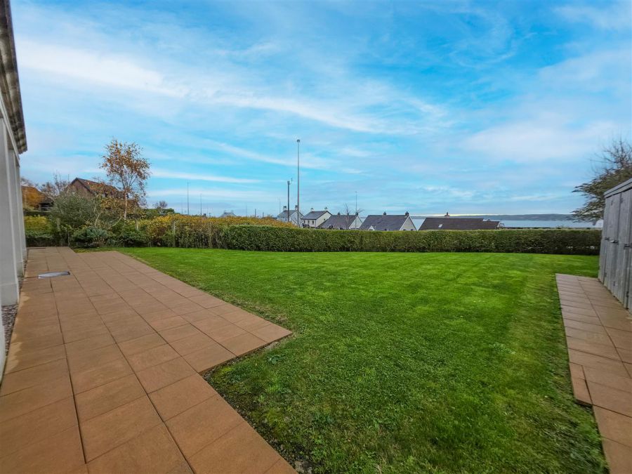 2 Hartley Hall Close